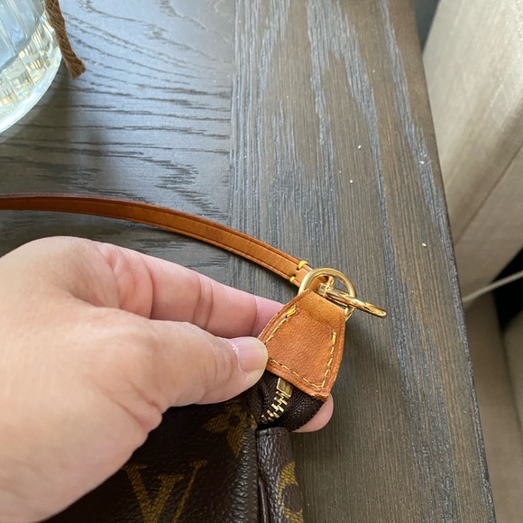Authentic Louis Vuitton Pochette - Picture 6 of 13